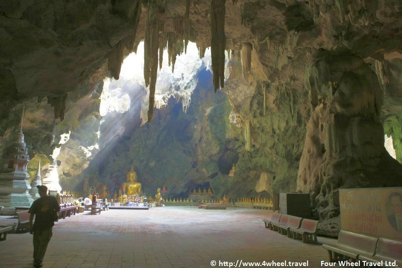 4x4Reisen Expedition, Expeditionstourismus, Abenteuer und Kultur in Zentralthailand eine Jeep Safari ins Herzen des alten Khmerreiches  , 4x4 Offroad Adventure Geländewagenreisen und Geländewagentouren in Südostasien, Abenteuer in Asien, Thailand, Laos, Kambodscha für Selbstfaher von Berlin nach Bangkok 1756936745  Mekong Issan Isan Isaan Reisen Jeep Safari Erwan Reisen Luxus Reisen Privat Reisen 4x4 Reisen Four Wheel Travel  Uwe Richter
