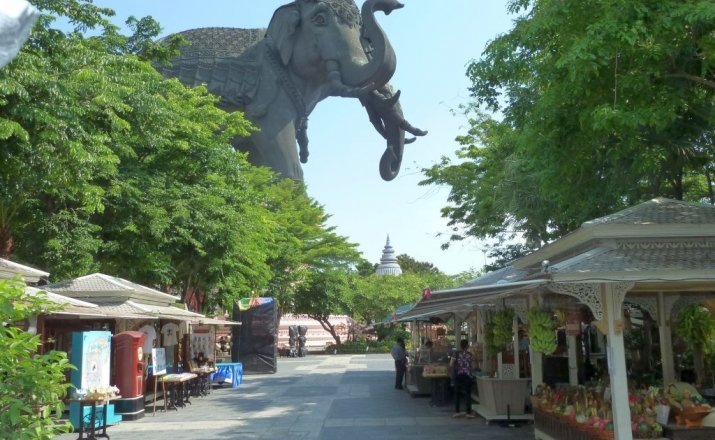 4x4Reisen Expedition, Expeditionstourismus, 3 Tage Tagesausflug Bangkok und Umgebung 300km , 4x4 Offroad Adventure Geländewagenreisen und Geländewagentouren in Südostasien, Abenteuer in Asien, Thailand, Laos, Kambodscha für Selbstfaher von Berlin nach Bangkok 1756945530 Mekong Issan Isan Isaan Reisen Jeep Safari Thailand Jeep Safari Isan Reisen Erwan Reisen Luxus Reisen Privat Reisen 4x4 Reisen Four Wheel Travel Uwe Richter