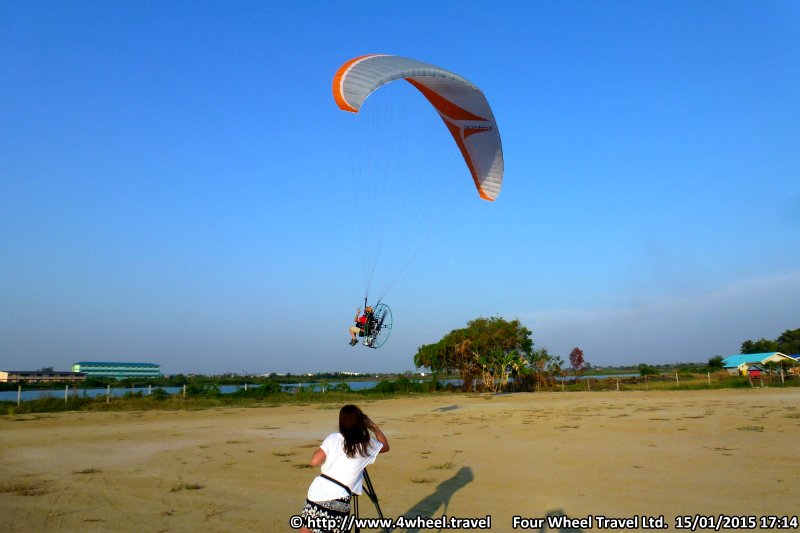 4x4Reisen Expedition, Expeditionstourismus, Fliegen Sie mit Ihren Gleitschirm mit Paramotor in Suedostasien , 4x4 Offroad Adventure Geländewagenreisen und Geländewagentouren in Südostasien, Abenteuer in Asien, Thailand, Laos, Kambodscha für Selbstfaher von Berlin nach Bangkok 1756935862  4x4 Thailand 4x4 Südostasien 4x4 Indochina 4x4 Laos 4x4 Kambodscha 4x4 Myanmar 