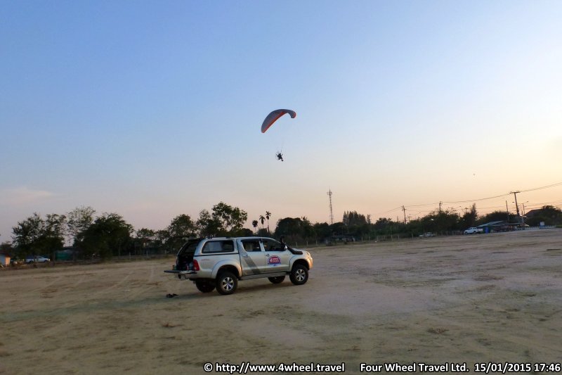 4x4Reisen Expedition, Expeditionstourismus, Fliegen Sie mit Ihren Gleitschirm mit Paramotor in Suedostasien , 4x4 Offroad Adventure Geländewagenreisen und Geländewagentouren in Südostasien, Abenteuer in Asien, Thailand, Laos, Kambodscha für Selbstfaher von Berlin nach Bangkok 1764964996  4x4 Thailand 4x4 Südostasien 4x4 Indochina 4x4 Laos 4x4 Kambodscha 4x4 Myanmar 
