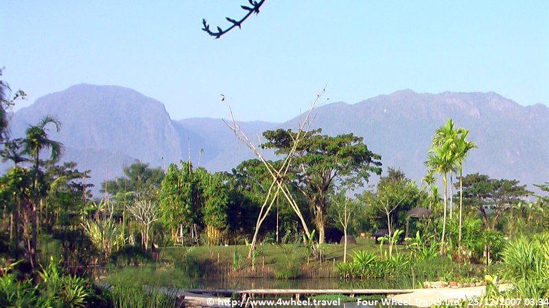 4x4Reisen Expedition, Expeditionstourismus, Nordthailand Kaleidoskop I eine Jeep Safari in 8 Tagen die ein bunten Querschnitt von Thailand zeigt Autorundreisen Suedostasien , 4x4 Offroad Adventure Geländewagenreisen und Geländewagentouren in Südostasien, Abenteuer in Asien, Thailand, Laos, Kambodscha für Selbstfaher von Berlin nach Bangkok 1756954134  Mekong Issan Isan Isaan Reisen Jeep Safari Erwan Reisen Luxus Reisen Privat Reisen 4x4 Reisen Four Wheel Travel  Uwe Richter