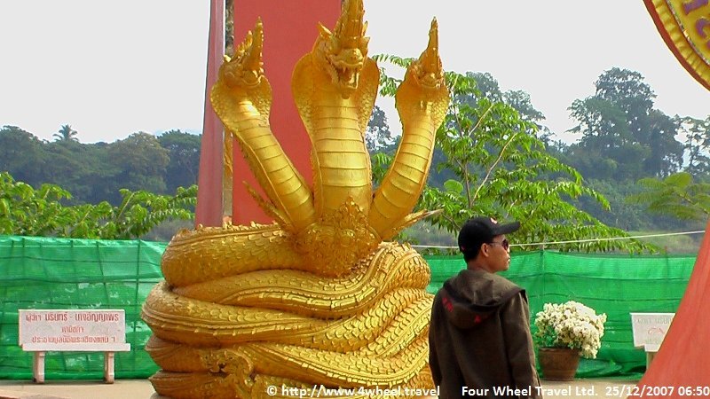 4x4Reisen Expedition, Expeditionstourismus, Nordthailand Kaleidoskop I eine Jeep Safari in 8 Tagen die ein bunten Querschnitt von Thailand zeigt Autorundreisen Suedostasien , 4x4 Offroad Adventure Geländewagenreisen und Geländewagentouren in Südostasien, Abenteuer in Asien, Thailand, Laos, Kambodscha für Selbstfaher von Berlin nach Bangkok 1756954134  Mekong Issan Isan Isaan Reisen Jeep Safari Erwan Reisen Luxus Reisen Privat Reisen 4x4 Reisen Four Wheel Travel  Uwe Richter