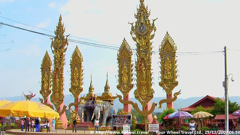 4x4Reisen Expedition, Expeditionstourismus, Nordthailand Kaleidoskop I eine Jeep Safari in 8 Tagen die ein bunten Querschnitt von Thailand zeigt Autorundreisen Suedostasien , 4x4 Offroad Adventure Geländewagenreisen und Geländewagentouren in Südostasien, Abenteuer in Asien, Thailand, Laos, Kambodscha für Selbstfaher von Berlin nach Bangkok 1756954134  Mekong Issan Isan Isaan Reisen Jeep Safari Erwan Reisen Luxus Reisen Privat Reisen 4x4 Reisen Four Wheel Travel  Uwe Richter