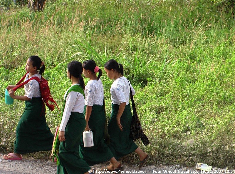 4x4Reisen Expedition, Expeditionstourismus, Das Goldene Dreieck eine 14 Tag private Jeep Safari in den Norden von Thailand Autorundreisen Suedostasien , 4x4 Offroad Adventure Geländewagenreisen und Geländewagentouren in Südostasien, Abenteuer in Asien, Thailand, Laos, Kambodscha für Selbstfaher von Berlin nach Bangkok 1756696516  Mekong Issan Isan Isaan Reisen Jeep Safari Erwan Reisen Luxus Reisen Privat Reisen 4x4 Reisen Four Wheel Travel  Uwe Richter