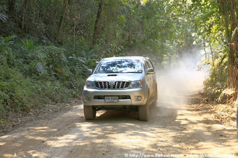 4x4Reisen Expedition, Expeditionstourismus, Das Goldene Dreieck eine 14 Tag private Jeep Safari in den Norden von Thailand Autorundreisen Suedostasien , 4x4 Offroad Adventure Geländewagenreisen und Geländewagentouren in Südostasien, Abenteuer in Asien, Thailand, Laos, Kambodscha für Selbstfaher von Berlin nach Bangkok 1756696516  Mekong Issan Isan Isaan Reisen Jeep Safari Erwan Reisen Luxus Reisen Privat Reisen 4x4 Reisen Four Wheel Travel  Uwe Richter