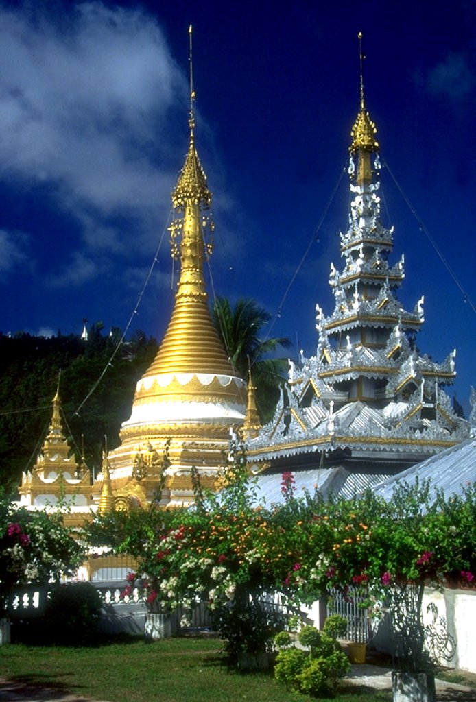 4x4Reisen Expedition, Expeditionstourismus, Das Goldene Dreieck eine 14 Tag private Jeep Safari in den Norden von Thailand Autorundreisen Suedostasien , 4x4 Offroad Adventure Geländewagenreisen und Geländewagentouren in Südostasien, Abenteuer in Asien, Thailand, Laos, Kambodscha für Selbstfaher von Berlin nach Bangkok 1756696516  Mekong Issan Isan Isaan Reisen Jeep Safari Erwan Reisen Luxus Reisen Privat Reisen 4x4 Reisen Four Wheel Travel  Uwe Richter