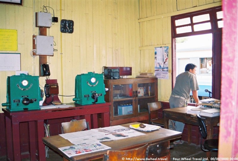4x4Reisen Expedition, Expeditionstourismus, Sawasdee in Thailand 14 taegige Jeep Safari in den Erawan Nationalpark , 4x4 Offroad Adventure Geländewagenreisen und Geländewagentouren in Südostasien, Abenteuer in Asien, Thailand, Laos, Kambodscha für Selbstfaher von Berlin nach Bangkok 1756705321  Mekong Issan Isan Isaan Reisen Jeep Safari Erwan Reisen Luxus Reisen Privat Reisen 4x4 Reisen Four Wheel Travel  Uwe Richter