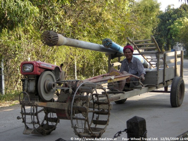 4x4Reisen Expedition, Expeditionstourismus, Jeep Safari entlang am Mekong River bis nach Nong Khai Autorundreisen Suedostasien , 4x4 Offroad Adventure Geländewagenreisen und Geländewagentouren in Südostasien, Abenteuer in Asien, Thailand, Laos, Kambodscha für Selbstfaher von Berlin nach Bangkok 1756696646  Mekong Issan Isan Isaan Reisen Jeep Safari Erwan Reisen Luxus Reisen Privat Reisen 4x4 Reisen Four Wheel Travel  Uwe Richter