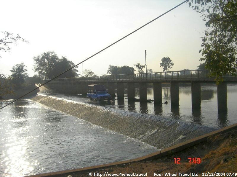 4x4Reisen Expedition, Expeditionstourismus, Jeep Safari entlang am Mekong River bis nach Nong Khai Autorundreisen Suedostasien , 4x4 Offroad Adventure Geländewagenreisen und Geländewagentouren in Südostasien, Abenteuer in Asien, Thailand, Laos, Kambodscha für Selbstfaher von Berlin nach Bangkok 1756696646  Mekong Issan Isan Isaan Reisen Jeep Safari Erwan Reisen Luxus Reisen Privat Reisen 4x4 Reisen Four Wheel Travel  Uwe Richter