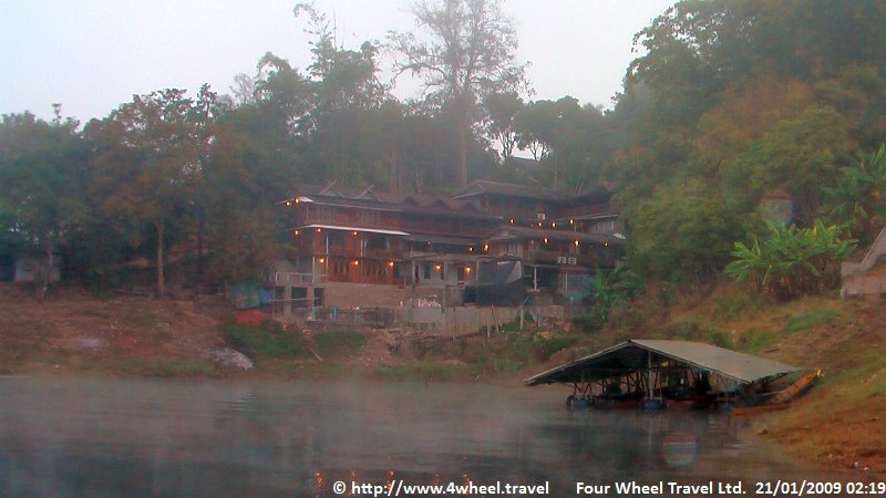 4x4Reisen Expedition, Expeditionstourismus, Tropischer Regenwald und endlose Straende eine Jeep Safari in den Sueden und Westen Thailands Autorundreisen Suedostasien , 4x4 Offroad Adventure Geländewagenreisen und Geländewagentouren in Südostasien, Abenteuer in Asien, Thailand, Laos, Kambodscha für Selbstfaher von Berlin nach Bangkok 1756696636  Mekong Issan Isan Isaan Reisen Jeep Safari Erwan Reisen Luxus Reisen Privat Reisen 4x4 Reisen Four Wheel Travel  Uwe Richter