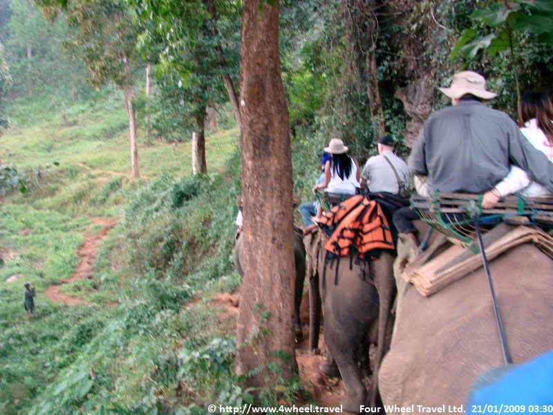4x4Reisen Expedition, Expeditionstourismus, Tropischer Regenwald und endlose Straende eine Jeep Safari in den Sueden und Westen Thailands Autorundreisen Suedostasien , 4x4 Offroad Adventure Geländewagenreisen und Geländewagentouren in Südostasien, Abenteuer in Asien, Thailand, Laos, Kambodscha für Selbstfaher von Berlin nach Bangkok 1756696636  Mekong Issan Isan Isaan Reisen Jeep Safari Erwan Reisen Luxus Reisen Privat Reisen 4x4 Reisen Four Wheel Travel  Uwe Richter