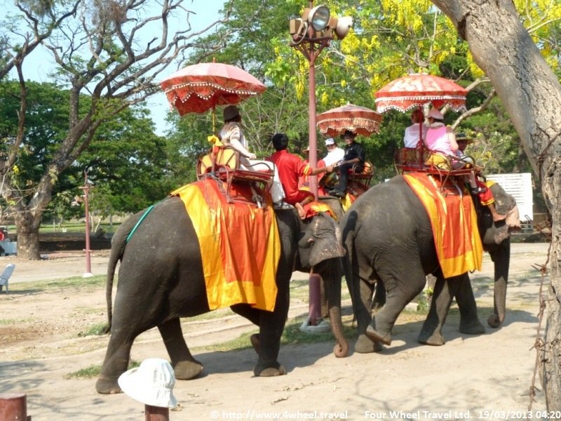 4x4Reisen Expedition, Expeditionstourismus, Tropischer Regenwald und endlose Straende eine Jeep Safari in den Sueden und Westen Thailands Autorundreisen Suedostasien , 4x4 Offroad Adventure Geländewagenreisen und Geländewagentouren in Südostasien, Abenteuer in Asien, Thailand, Laos, Kambodscha für Selbstfaher von Berlin nach Bangkok 1756696636  Mekong Issan Isan Isaan Reisen Jeep Safari Erwan Reisen Luxus Reisen Privat Reisen 4x4 Reisen Four Wheel Travel  Uwe Richter