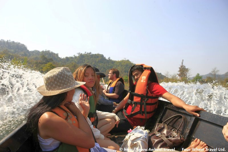 4x4Reisen Expedition, Expeditionstourismus, Tropischer Regenwald und endlose Straende eine Jeep Safari in den Sueden und Westen Thailands Autorundreisen Suedostasien , 4x4 Offroad Adventure Geländewagenreisen und Geländewagentouren in Südostasien, Abenteuer in Asien, Thailand, Laos, Kambodscha für Selbstfaher von Berlin nach Bangkok 1756696636  Mekong Issan Isan Isaan Reisen Jeep Safari Erwan Reisen Luxus Reisen Privat Reisen 4x4 Reisen Four Wheel Travel  Uwe Richter