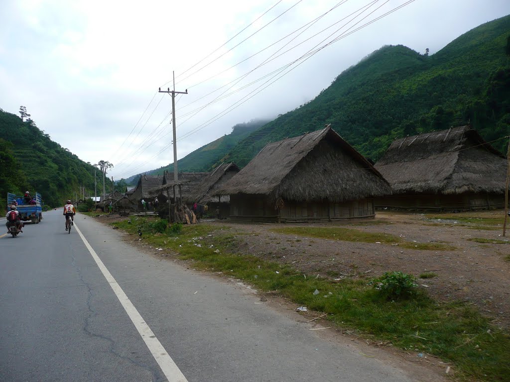 4x4Reisen Expedition, Expeditionstourismus, 12 taegige grosse Thailand Laos bis China Expedition Jeep Safari Auto Rundreise 2600 km lang und bis zu 1700 m hoch in Nationalparks von Thailand und Laos Autorundreisen Suedostasien , 4x4 Offroad Adventure Geländewagenreisen und Geländewagentouren in Südostasien, Abenteuer in Asien, Thailand, Laos, Kambodscha für Selbstfaher von Berlin nach Bangkok 1760626282  4x4 Thailand 4x4 Südostasien 4x4 Indochina 4x4 Laos 4x4 Kambodscha 4x4 Myanmar 