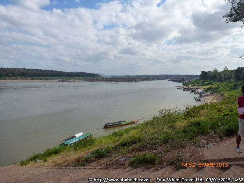 4x4Reisen Expedition, Expeditionstourismus, Jeep Safari durch den Isaan entlang dem Mekong Autorundreisen Suedostasien , 4x4 Offroad Adventure Geländewagenreisen und Geländewagentouren in Südostasien, Abenteuer in Asien, Thailand, Laos, Kambodscha für Selbstfaher von Berlin nach Bangkok 1756696626  Mekong Issan Isan Isaan Reisen Jeep Safari Thailand Jeep Safari Isan Reisen Erwan Reisen Luxus Reisen Privat Reisen 4x4 Reisen Four Wheel Travel  Uwe Richter