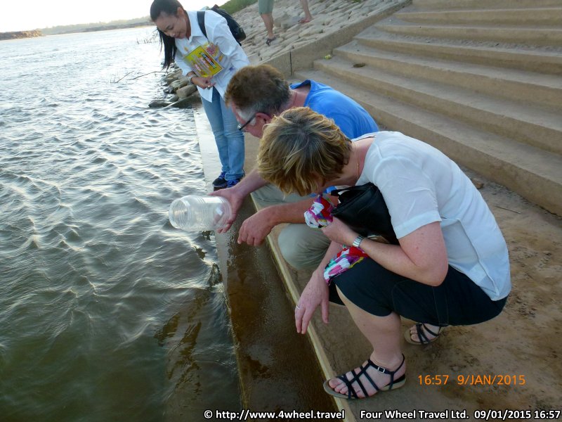 4x4Reisen Expedition, Expeditionstourismus, Jeep Safari durch den Isaan entlang dem Mekong Autorundreisen Suedostasien , 4x4 Offroad Adventure Gel&auml;ndewagenreisen und Gel&auml;ndewagentouren in S&uuml;dostasien, Abenteuer in Asien, Thailand, Laos, Kambodscha f&uuml;r Selbstfaher von Berlin nach Bangkok 1776765358  Mekong Issan Isan Isaan Reisen Jeep Safari Thailand Jeep Safari Isan Reisen Erwan Reisen Luxus Reisen Privat Reisen 4x4 Reisen Four Wheel Travel  Uwe Richter