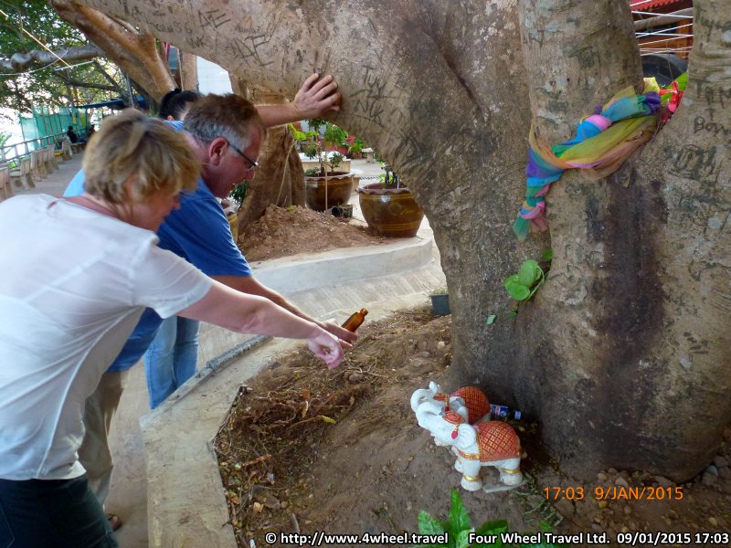 4x4Reisen Expedition, Expeditionstourismus, Jeep Safari durch den Isaan entlang dem Mekong , 4x4 Offroad Adventure Gel&auml;ndewagenreisen und Gel&auml;ndewagentouren in S&uuml;dostasien, Abenteuer in Asien, Thailand, Laos, Kambodscha f&uuml;r Selbstfaher von Berlin nach Bangkok 1768874751  Mekong Issan Isan Isaan Reisen Jeep Safari Thailand Jeep Safari Isan Reisen Erwan Reisen Luxus Reisen Privat Reisen 4x4 Reisen Four Wheel Travel  Uwe Richter