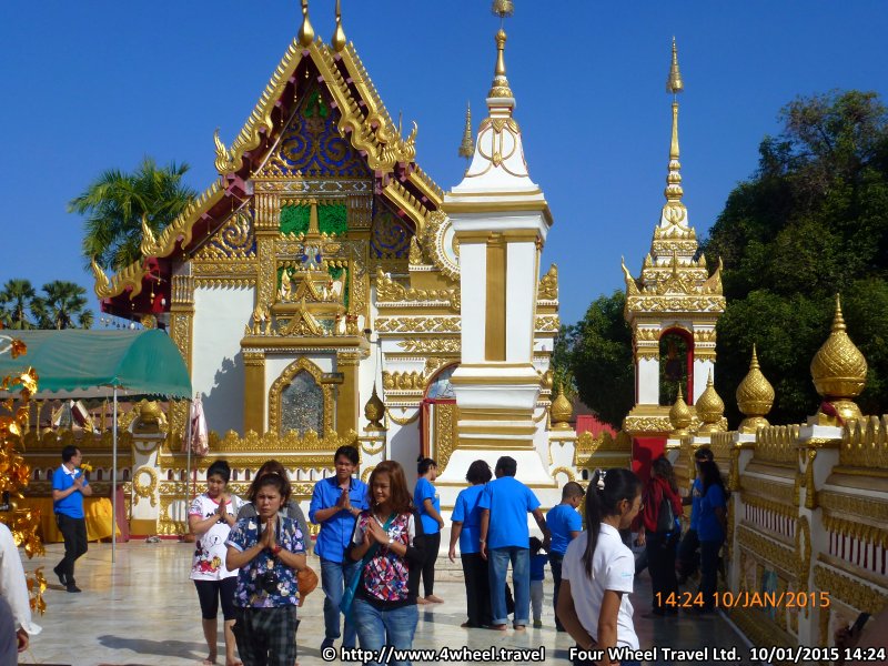 4x4Reisen Expedition, Expeditionstourismus, Jeep Safari durch den Isaan entlang dem Mekong Autorundreisen Suedostasien , 4x4 Offroad Adventure Geländewagenreisen und Geländewagentouren in Südostasien, Abenteuer in Asien, Thailand, Laos, Kambodscha für Selbstfaher von Berlin nach Bangkok 1756696626  Mekong Issan Isan Isaan Reisen Jeep Safari Thailand Jeep Safari Isan Reisen Erwan Reisen Luxus Reisen Privat Reisen 4x4 Reisen Four Wheel Travel  Uwe Richter