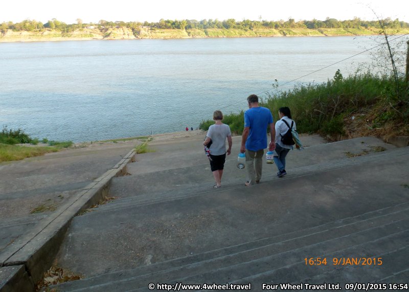 4x4Reisen Expedition, Expeditionstourismus, Dschungel Jeep Safari Umfangreiche Isaan Tour entlang dem Mekong  , 4x4 Offroad Adventure Geländewagenreisen und Geländewagentouren in Südostasien, Abenteuer in Asien, Thailand, Laos, Kambodscha für Selbstfaher von Berlin nach Bangkok 1764965097  Mekong Issan Isan Isaan Reisen Jeep Safari Thailand Jeep Safari Isan Reisen Erwan Reisen Luxus Reisen Privat Reisen 4x4 Reisen Four Wheel Travel  Uwe Richter