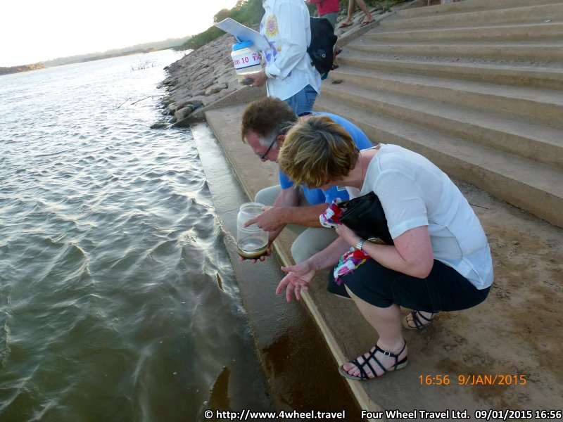 4x4Reisen Expedition, Expeditionstourismus, Dschungel Jeep Safari Umfangreiche Isaan Tour entlang dem Mekong  , 4x4 Offroad Adventure Geländewagenreisen und Geländewagentouren in Südostasien, Abenteuer in Asien, Thailand, Laos, Kambodscha für Selbstfaher von Berlin nach Bangkok 1762749213  Mekong Issan Isan Isaan Reisen Jeep Safari Thailand Jeep Safari Isan Reisen Erwan Reisen Luxus Reisen Privat Reisen 4x4 Reisen Four Wheel Travel  Uwe Richter