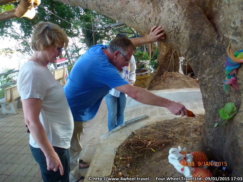 4x4Reisen Expedition, Expeditionstourismus, Dschungel Jeep Safari Umfangreiche Isaan Tour entlang dem Mekong  , 4x4 Offroad Adventure Gel&auml;ndewagenreisen und Gel&auml;ndewagentouren in S&uuml;dostasien, Abenteuer in Asien, Thailand, Laos, Kambodscha f&uuml;r Selbstfaher von Berlin nach Bangkok 1776767090  Mekong Issan Isan Isaan Reisen Jeep Safari Thailand Jeep Safari Isan Reisen Erwan Reisen Luxus Reisen Privat Reisen 4x4 Reisen Four Wheel Travel  Uwe Richter