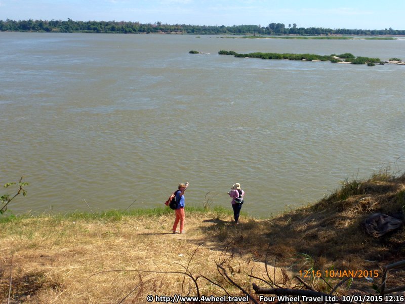 4x4Reisen Expedition, Expeditionstourismus, Dschungel Jeep Safari Umfangreiche Isaan Tour entlang dem Mekong  Autorundreisen Suedostasien , 4x4 Offroad Adventure Geländewagenreisen und Geländewagentouren in Südostasien, Abenteuer in Asien, Thailand, Laos, Kambodscha für Selbstfaher von Berlin nach Bangkok 1764970498  Mekong Issan Isan Isaan Reisen Jeep Safari Thailand Jeep Safari Isan Reisen Erwan Reisen Luxus Reisen Privat Reisen 4x4 Reisen Four Wheel Travel  Uwe Richter