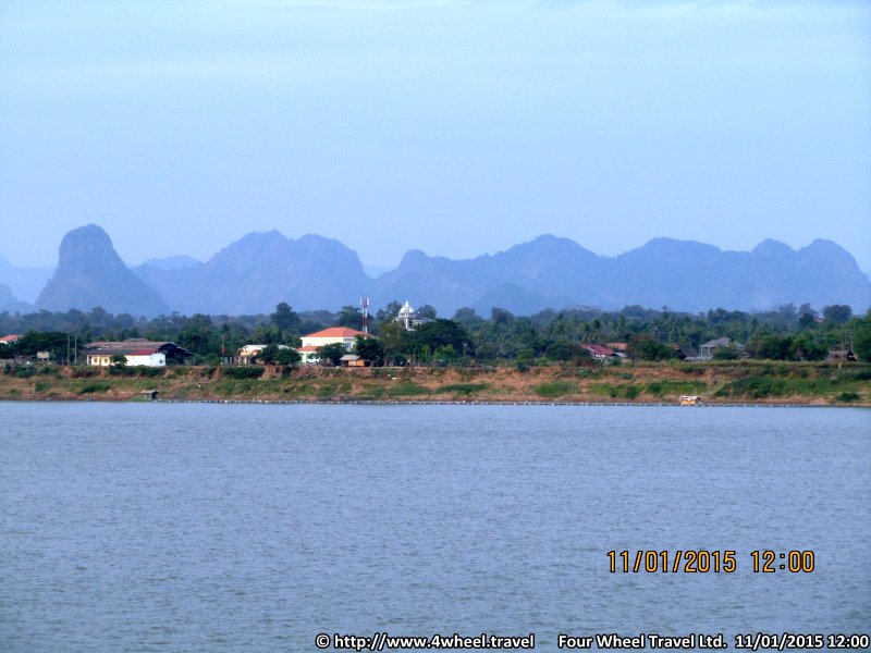 4x4Reisen Expedition, Expeditionstourismus, Dschungel Jeep Safari Umfangreiche Isaan Tour entlang dem Mekong  Autorundreisen Suedostasien , 4x4 Offroad Adventure Geländewagenreisen und Geländewagentouren in Südostasien, Abenteuer in Asien, Thailand, Laos, Kambodscha für Selbstfaher von Berlin nach Bangkok 1760626286  Mekong Issan Isan Isaan Reisen Jeep Safari Thailand Jeep Safari Isan Reisen Erwan Reisen Luxus Reisen Privat Reisen 4x4 Reisen Four Wheel Travel  Uwe Richter