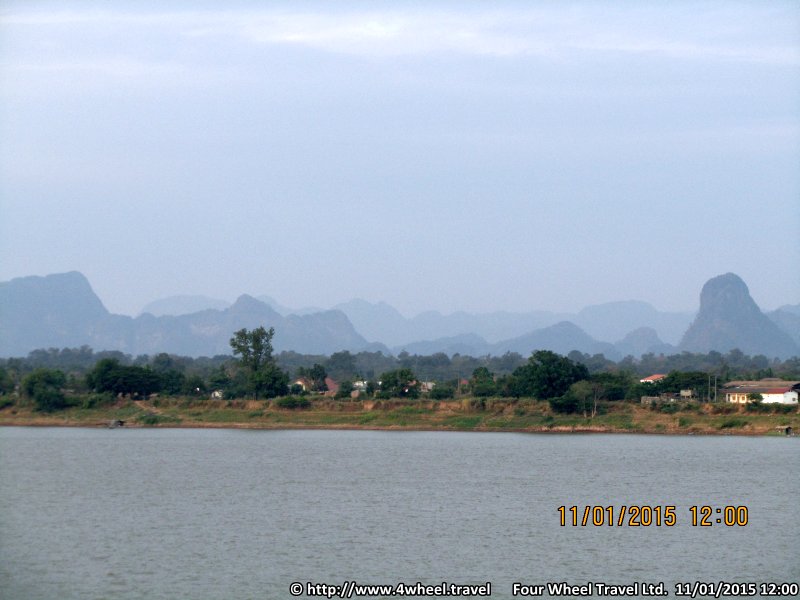 4x4Reisen Expedition, Expeditionstourismus, Dschungel Jeep Safari Umfangreiche Isaan Tour entlang dem Mekong  Autorundreisen Suedostasien , 4x4 Offroad Adventure Geländewagenreisen und Geländewagentouren in Südostasien, Abenteuer in Asien, Thailand, Laos, Kambodscha für Selbstfaher von Berlin nach Bangkok 1764970498  Mekong Issan Isan Isaan Reisen Jeep Safari Thailand Jeep Safari Isan Reisen Erwan Reisen Luxus Reisen Privat Reisen 4x4 Reisen Four Wheel Travel  Uwe Richter